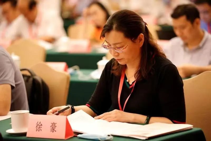 BBIN宝盈集团规划发展中心总监徐豪荣获“新乡市五一巾帼奖章”